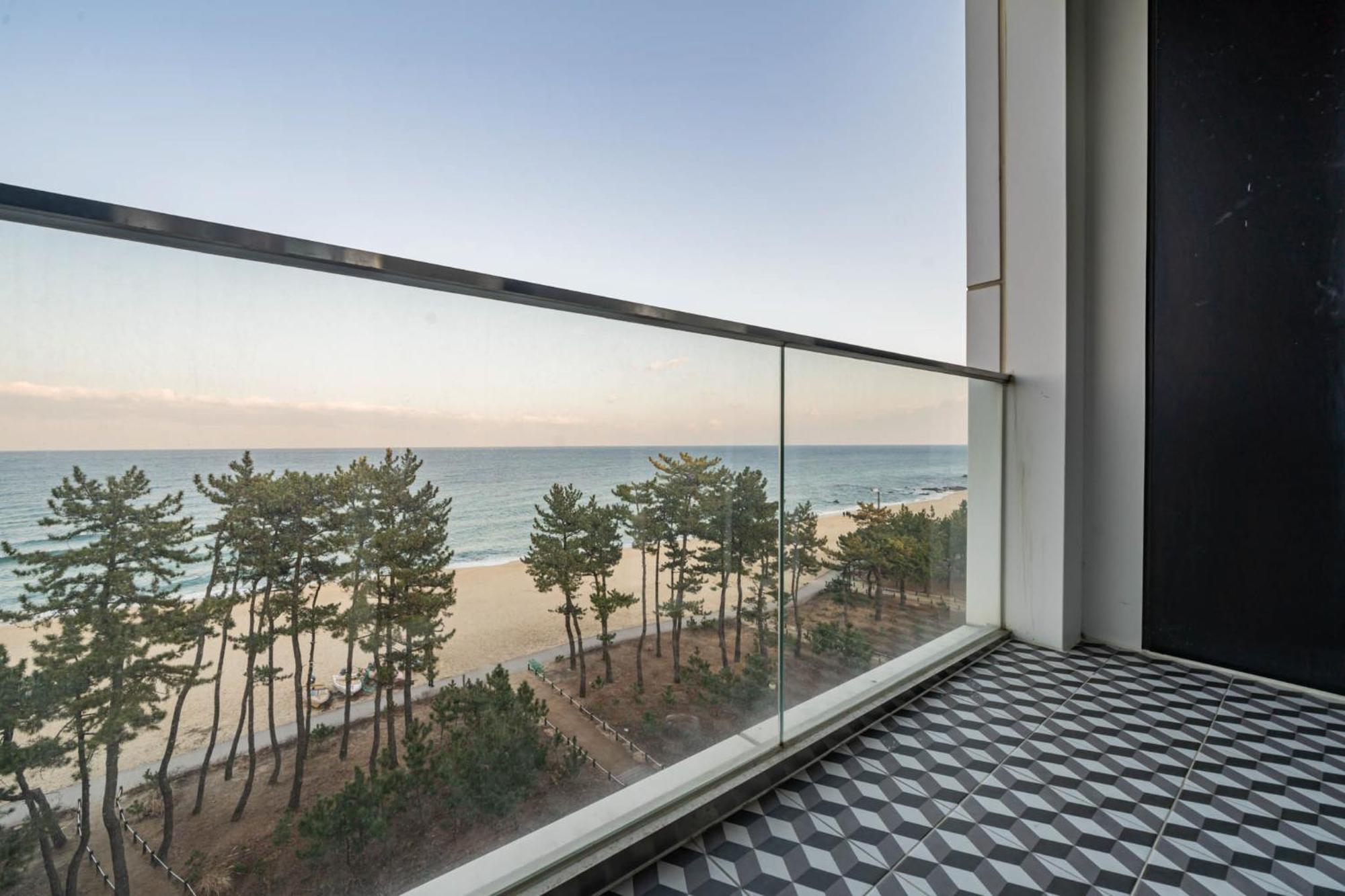 Gangneung Gyeongpodae Hotel Cube Eksteriør billede